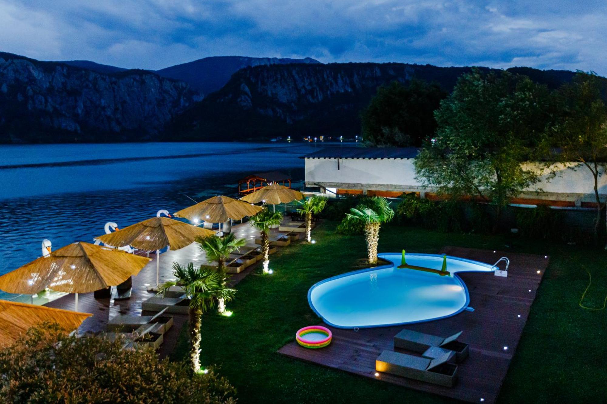 Pensiunea Decebal Resort - Cazanele Dunarii Dubova Exterior photo